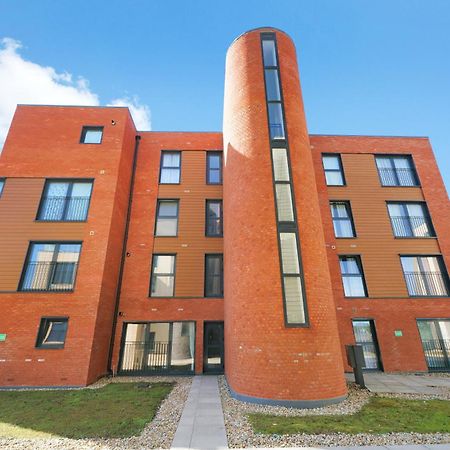 Modern Apartments With Free Parking Near Heathrow Colnbrook Exterior foto