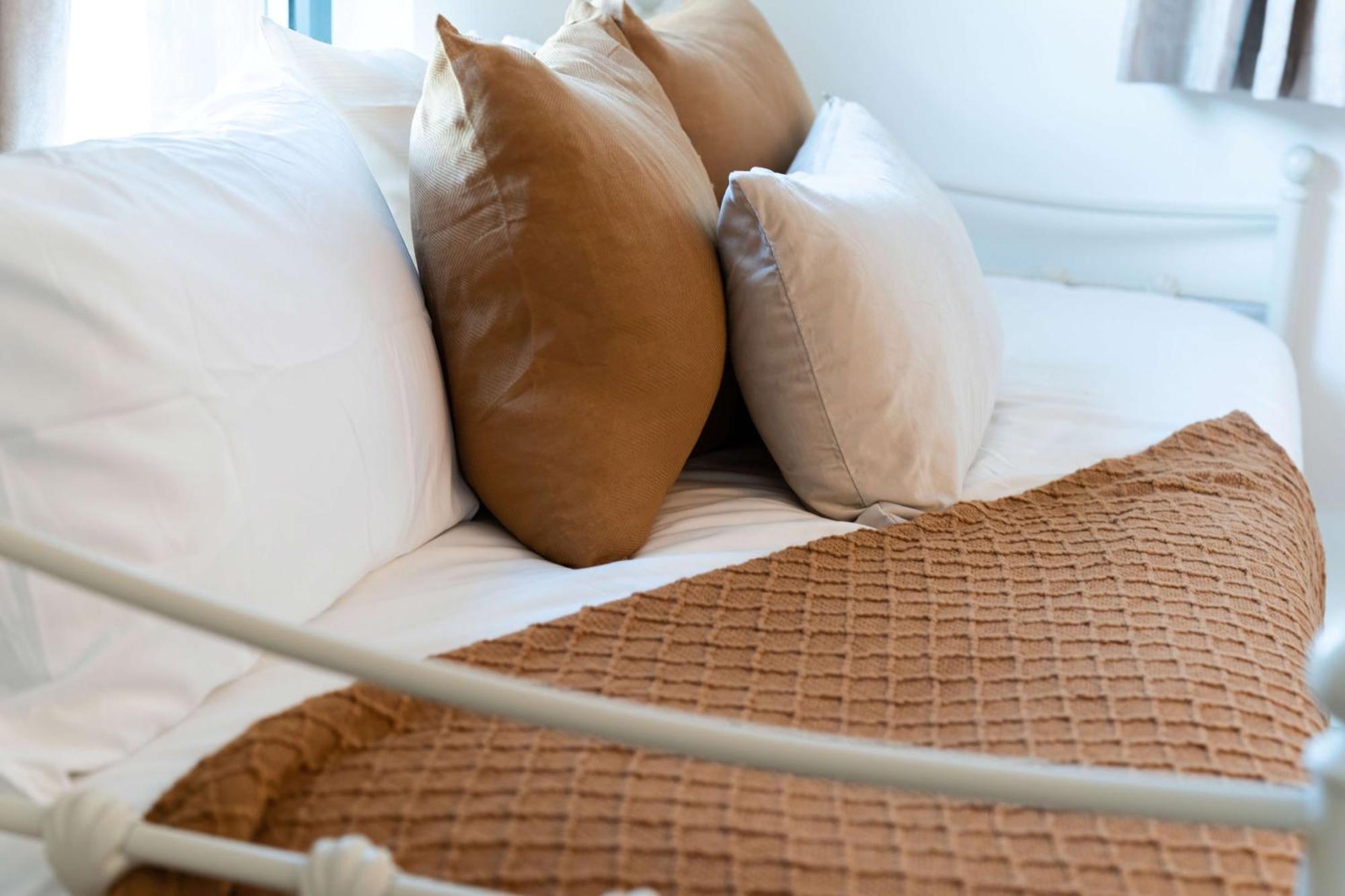 Modern Apartments With Free Parking Near Heathrow Colnbrook Exterior foto